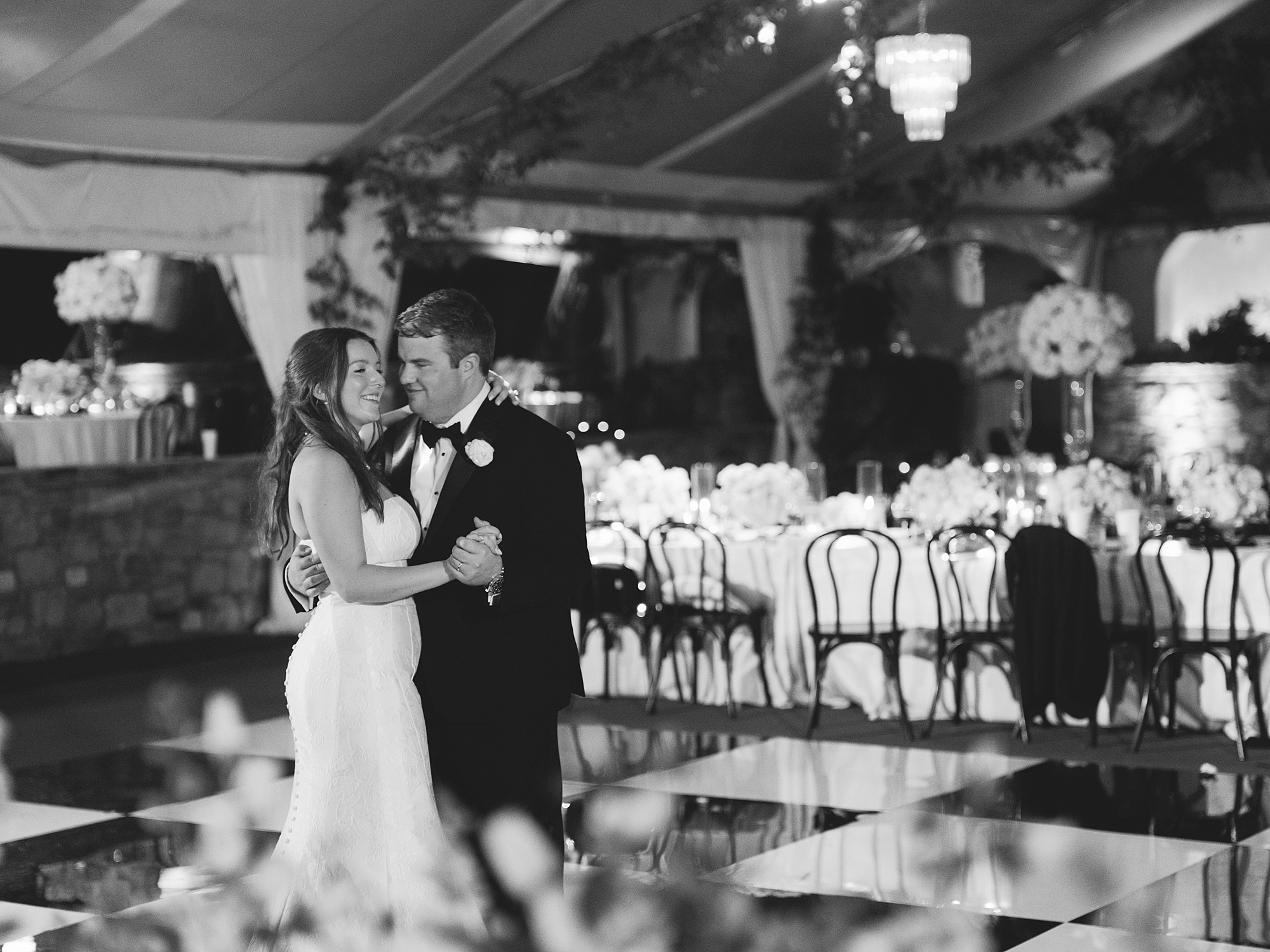 bride and groom private last dance at Escondido Golf Club, Texas wedding inspiration