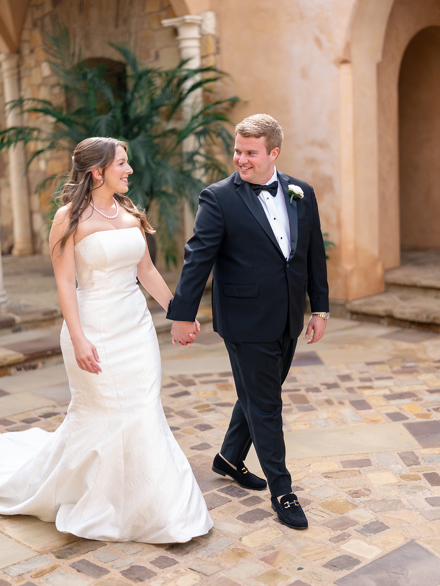 Portrait of bride and groom Escondido Golf Club, Austin wedding photography by Paige Vaughn Photo