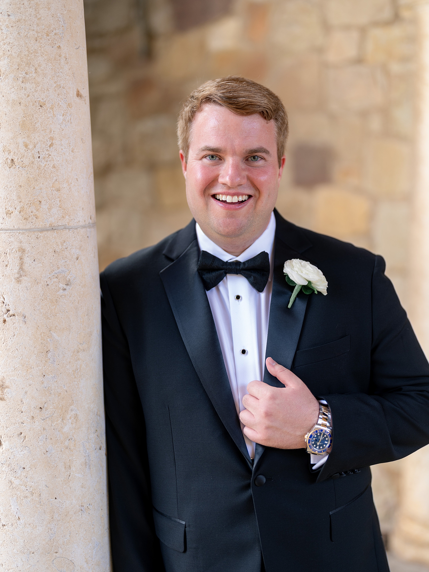 Portrait of bride and groom Escondido Golf Club, Austin wedding photography by Paige Vaughn Photo