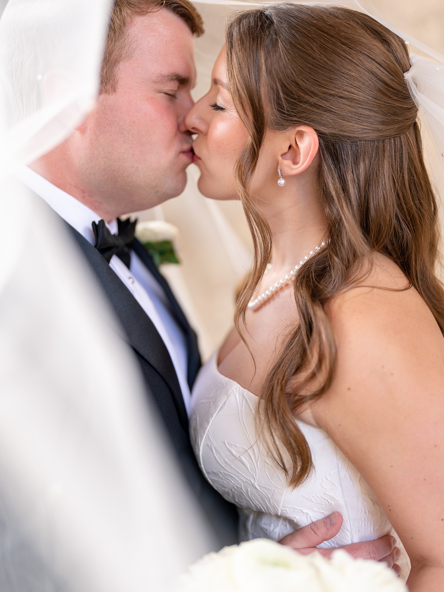 Portrait of bride and groom Escondido Golf Club, Austin wedding photography by Paige Vaughn Photo