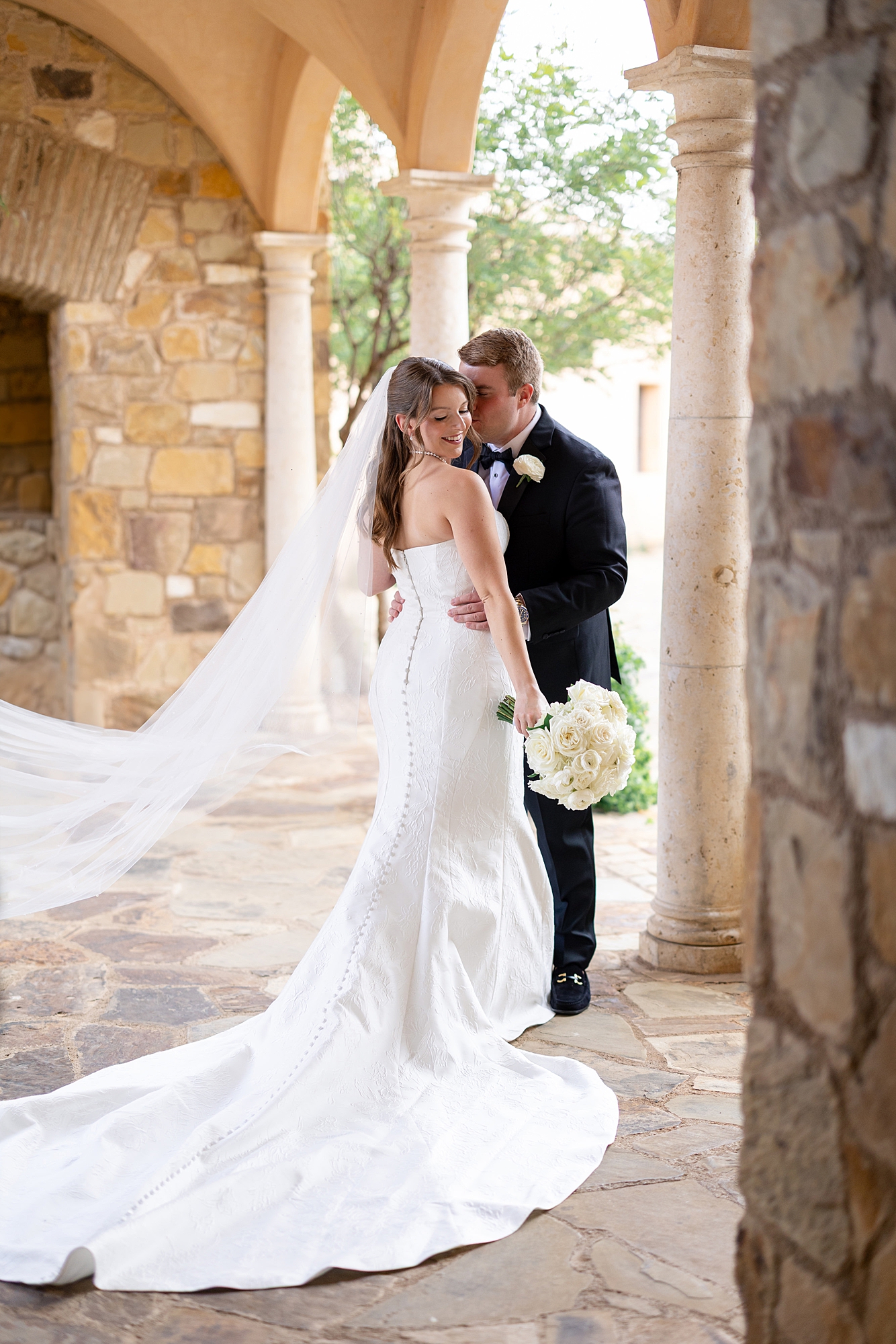 Portrait of bride and groom Escondido Golf Club, Austin wedding photography by Paige Vaughn Photo