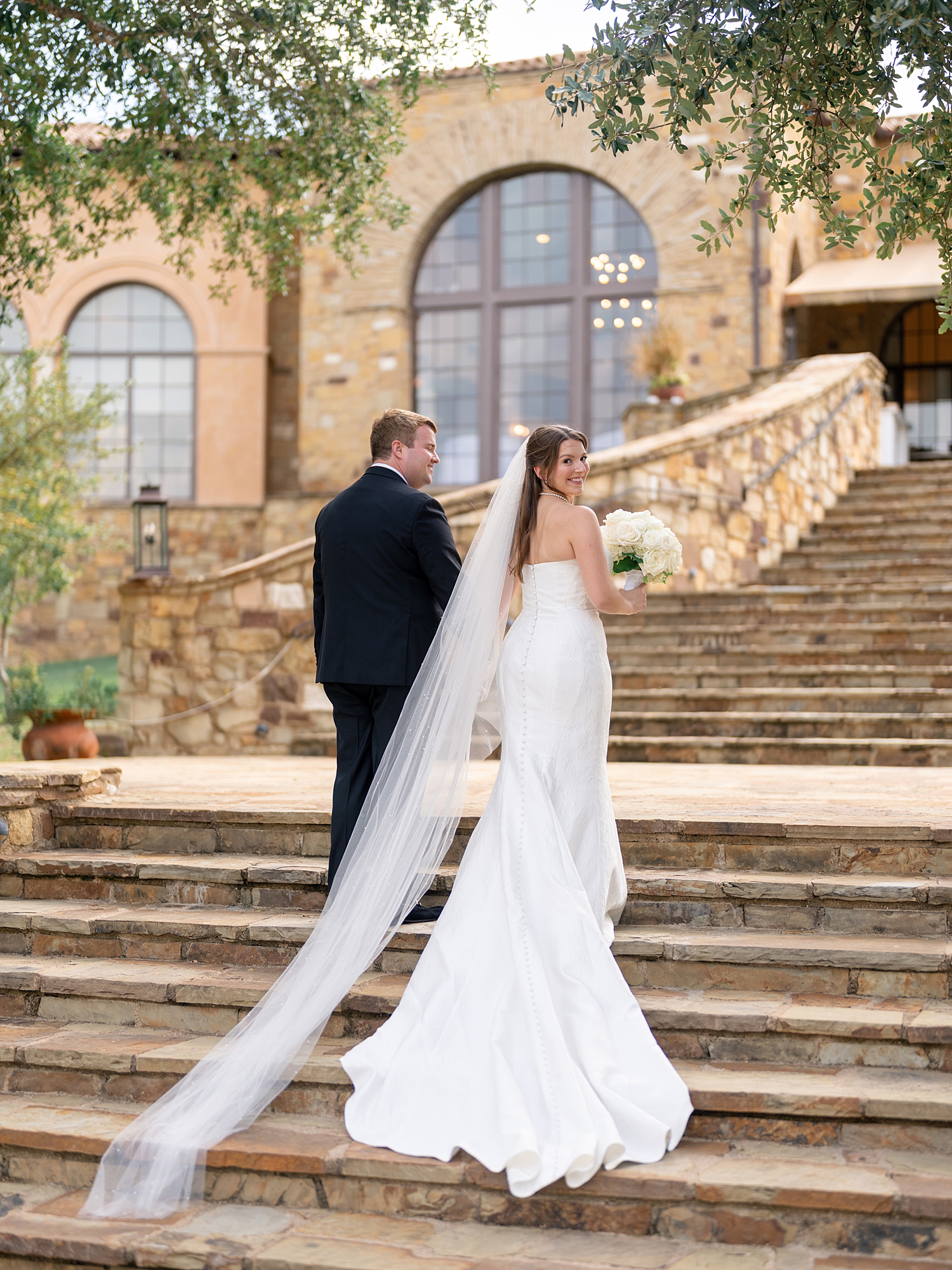 elegant bride and groom portrait at Escondido Golf Club, Austin wedding photography by Paige Vaughn Photo