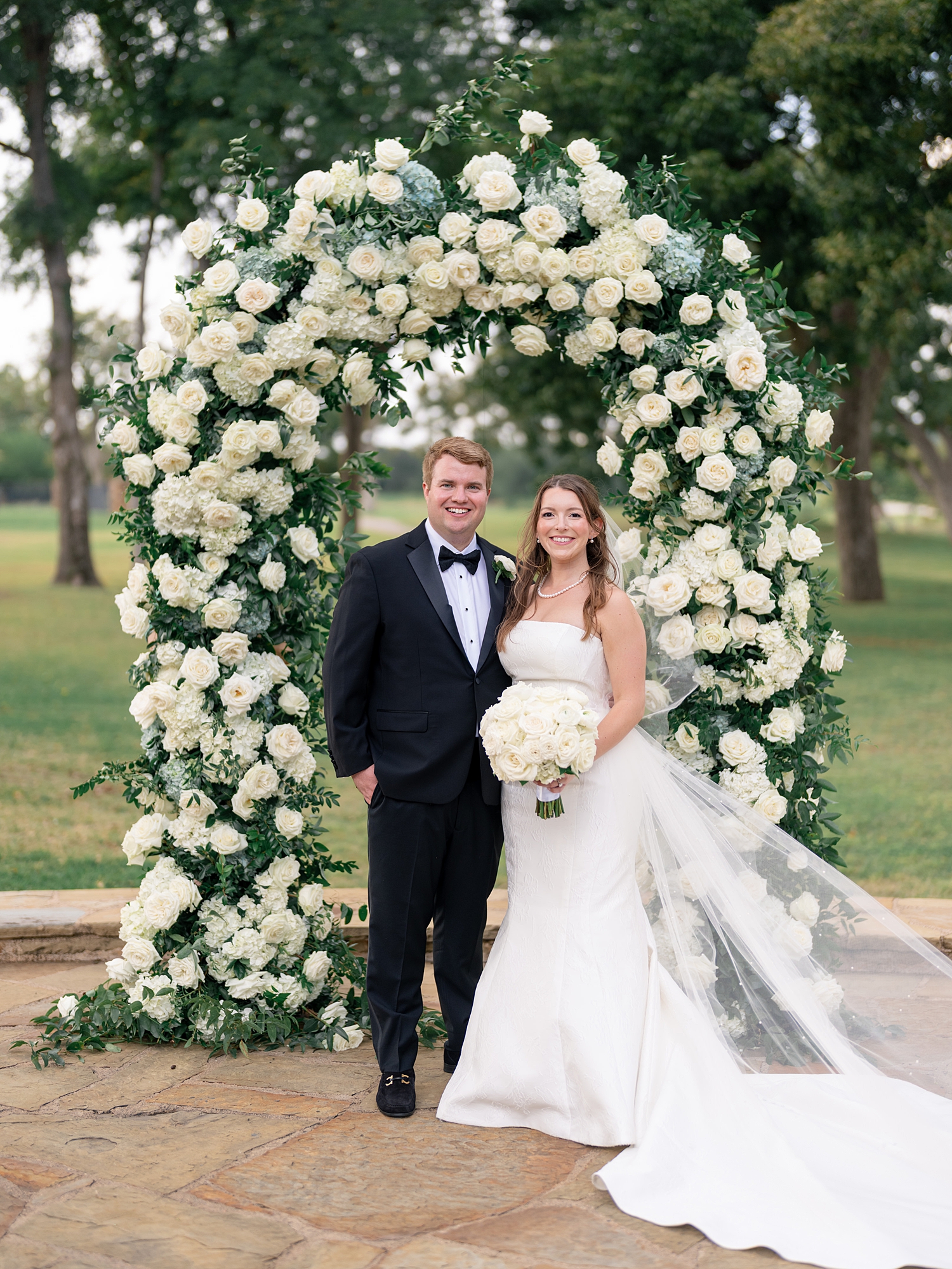 elegant bride and groom portrait at Escondido Golf Club, Austin wedding photography by Paige Vaughn Photo