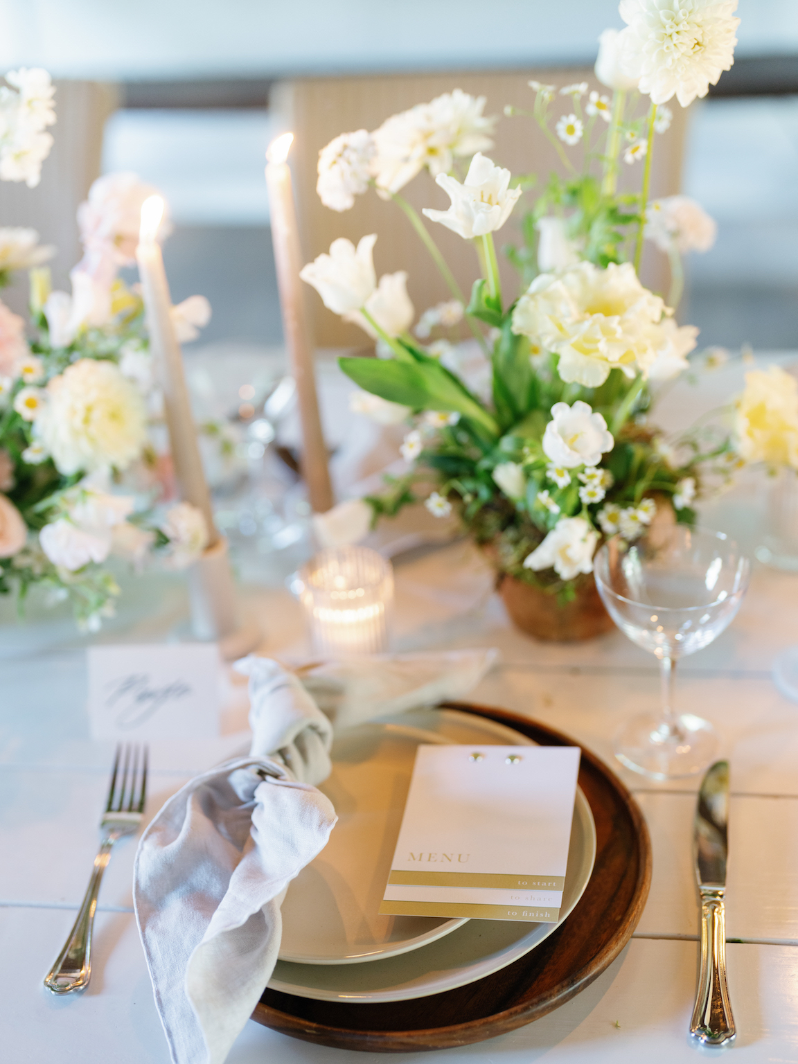 Austin Events Photography table with floral arrangement and flowers