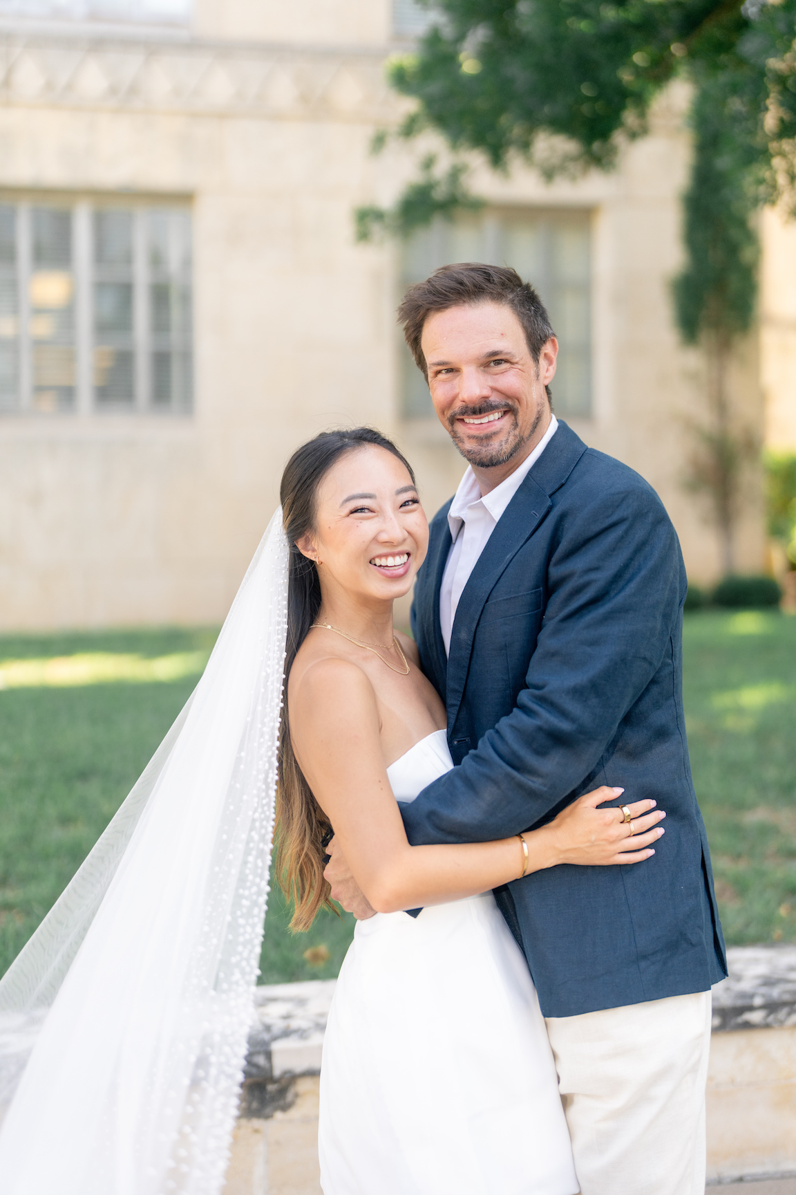 Austin Courthouse Wedding bride groom portraits