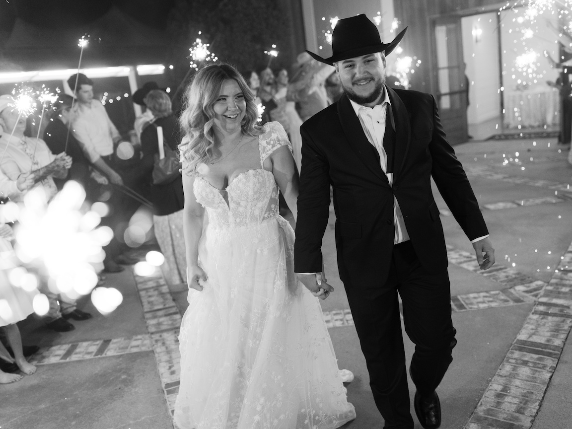 Arrowhead Hill Wedding reception and dancing