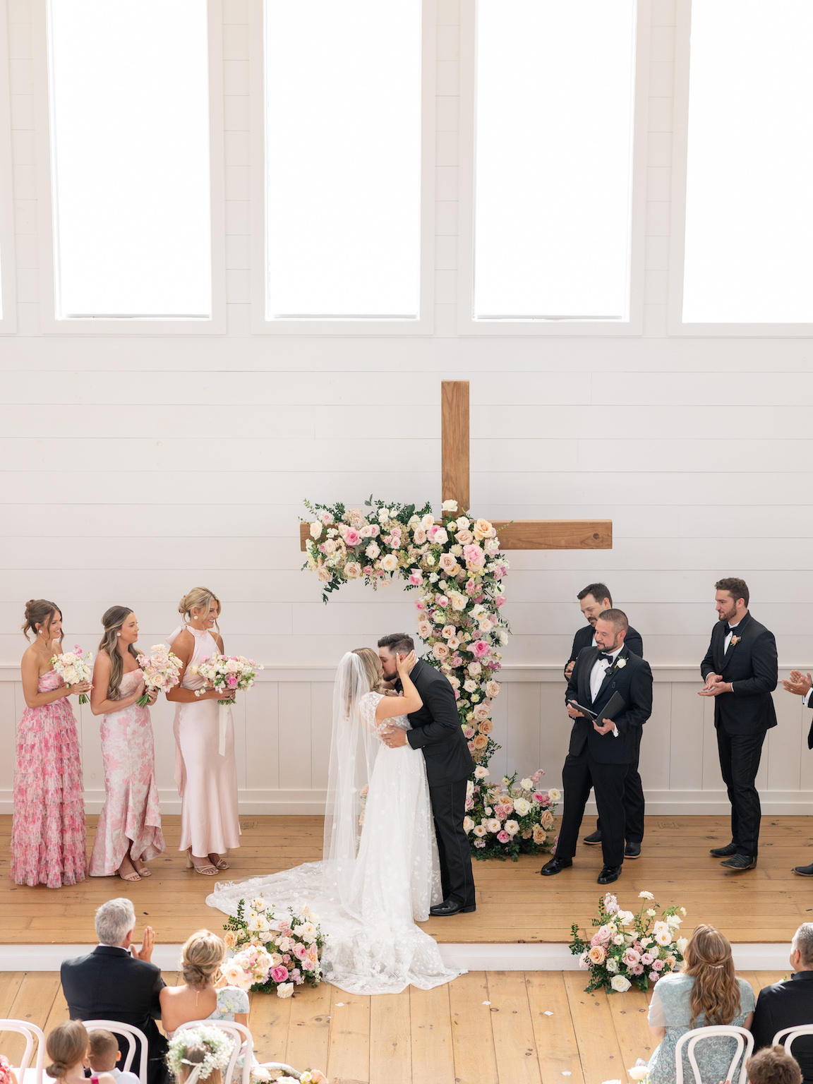 Arrowhead Hill Wedding ceremony with lush florals