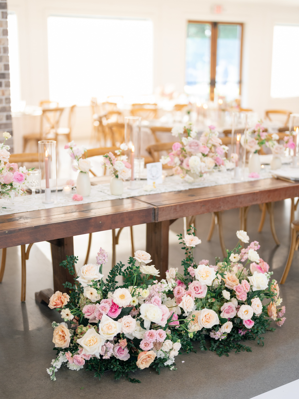 Arrowhead Hill Wedding reception photos with florals