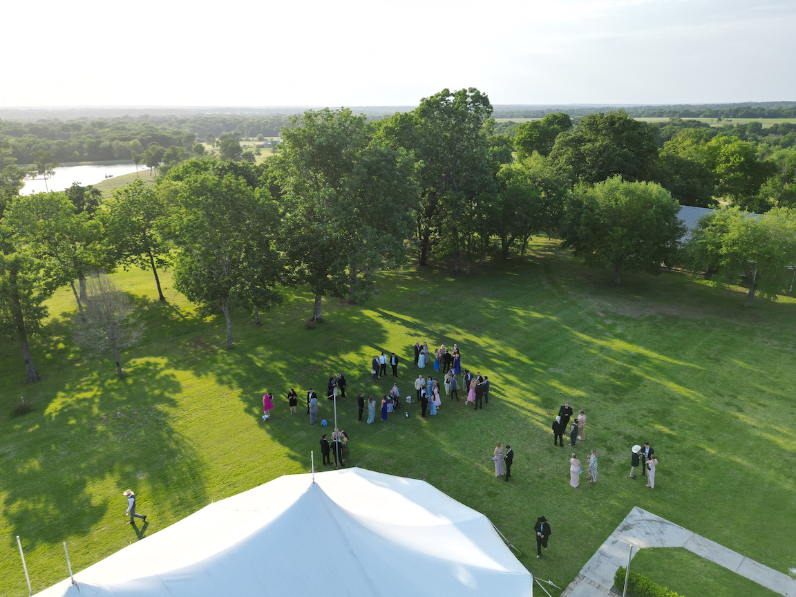 Arrowhead Hill Wedding cocktail hour with florals