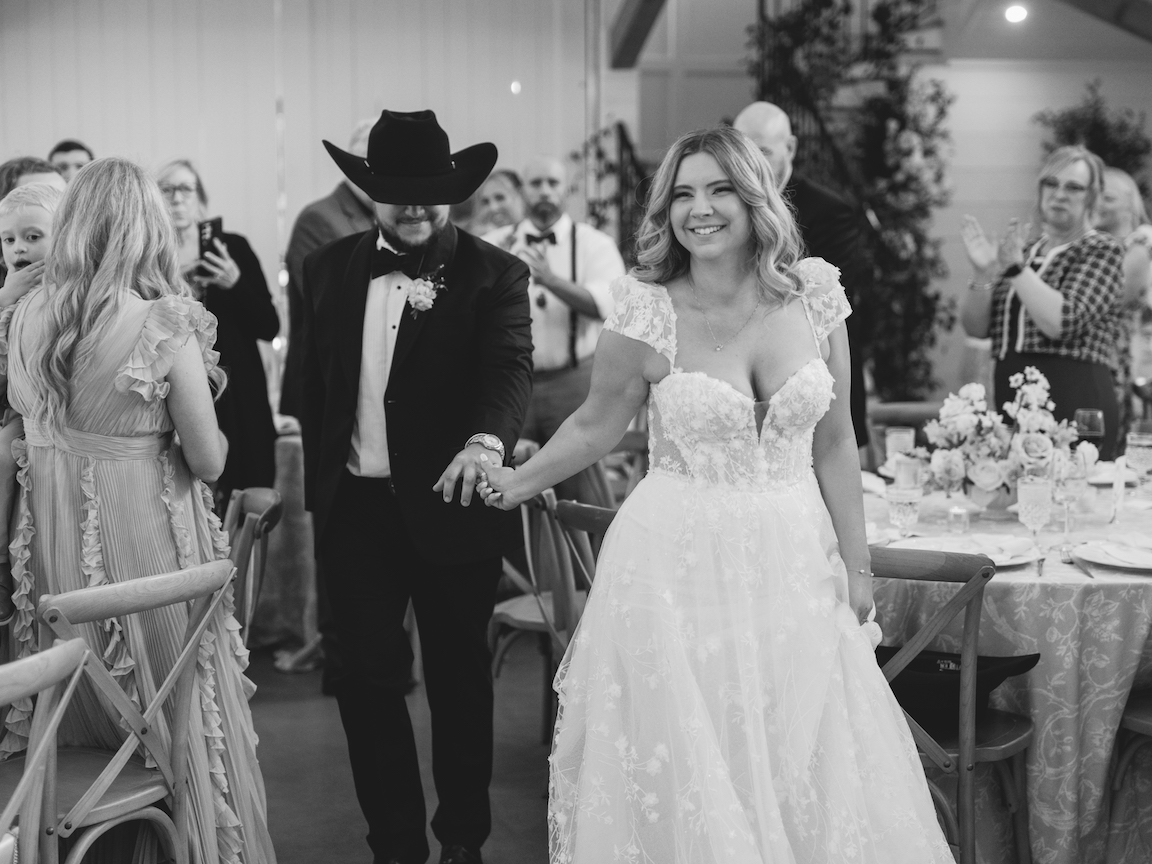 Arrowhead Hill Wedding reception and dancing