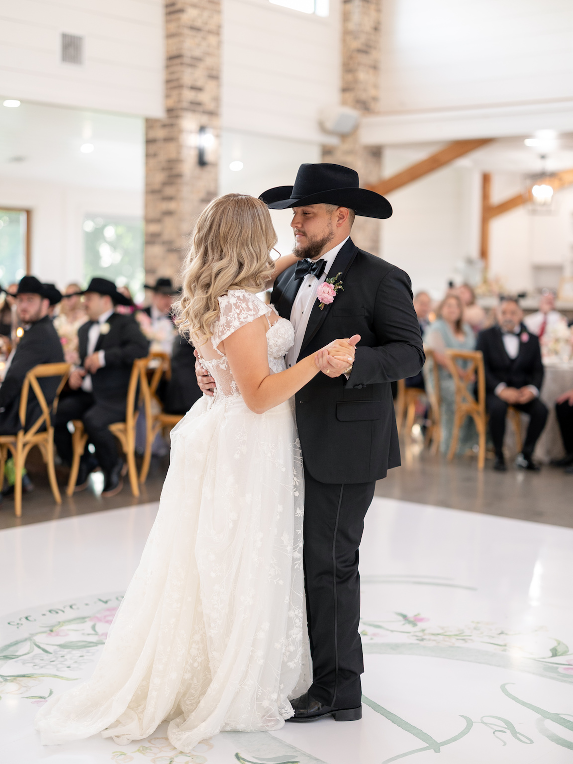 Arrowhead Hill Wedding reception and dancing