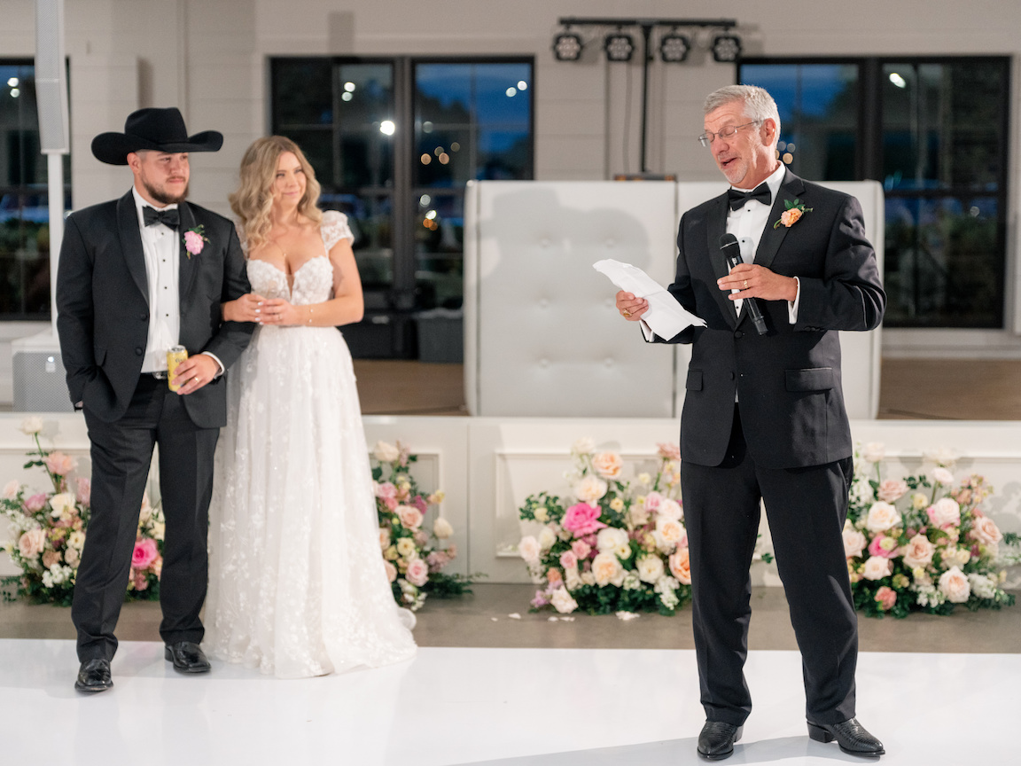Arrowhead Hill Wedding reception and dancing