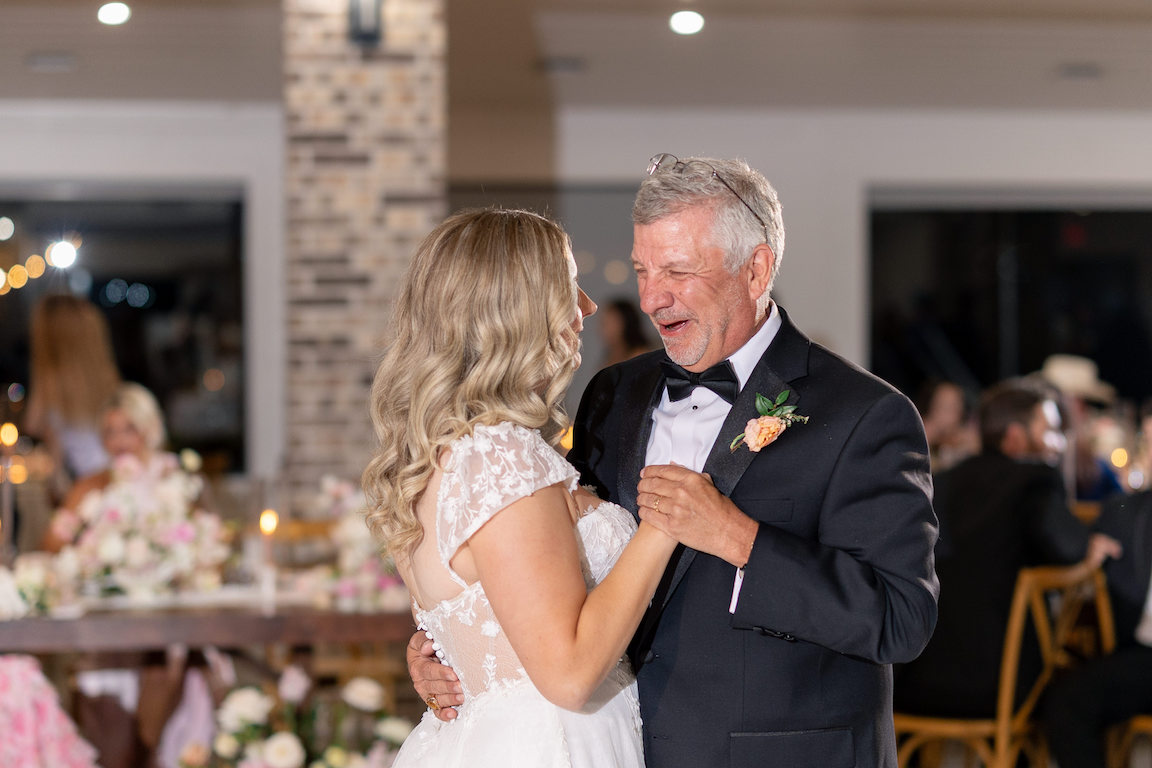 Arrowhead Hill Wedding reception and dancing