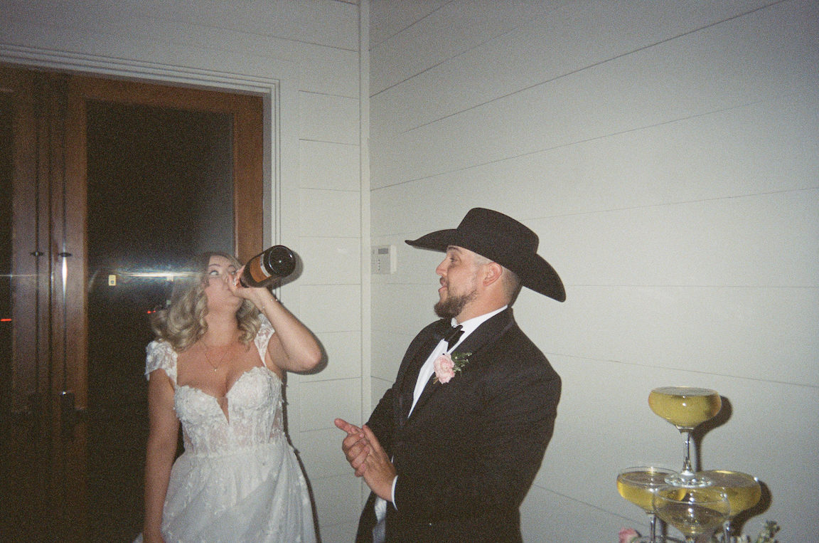 Arrowhead Hill Wedding reception and dancing