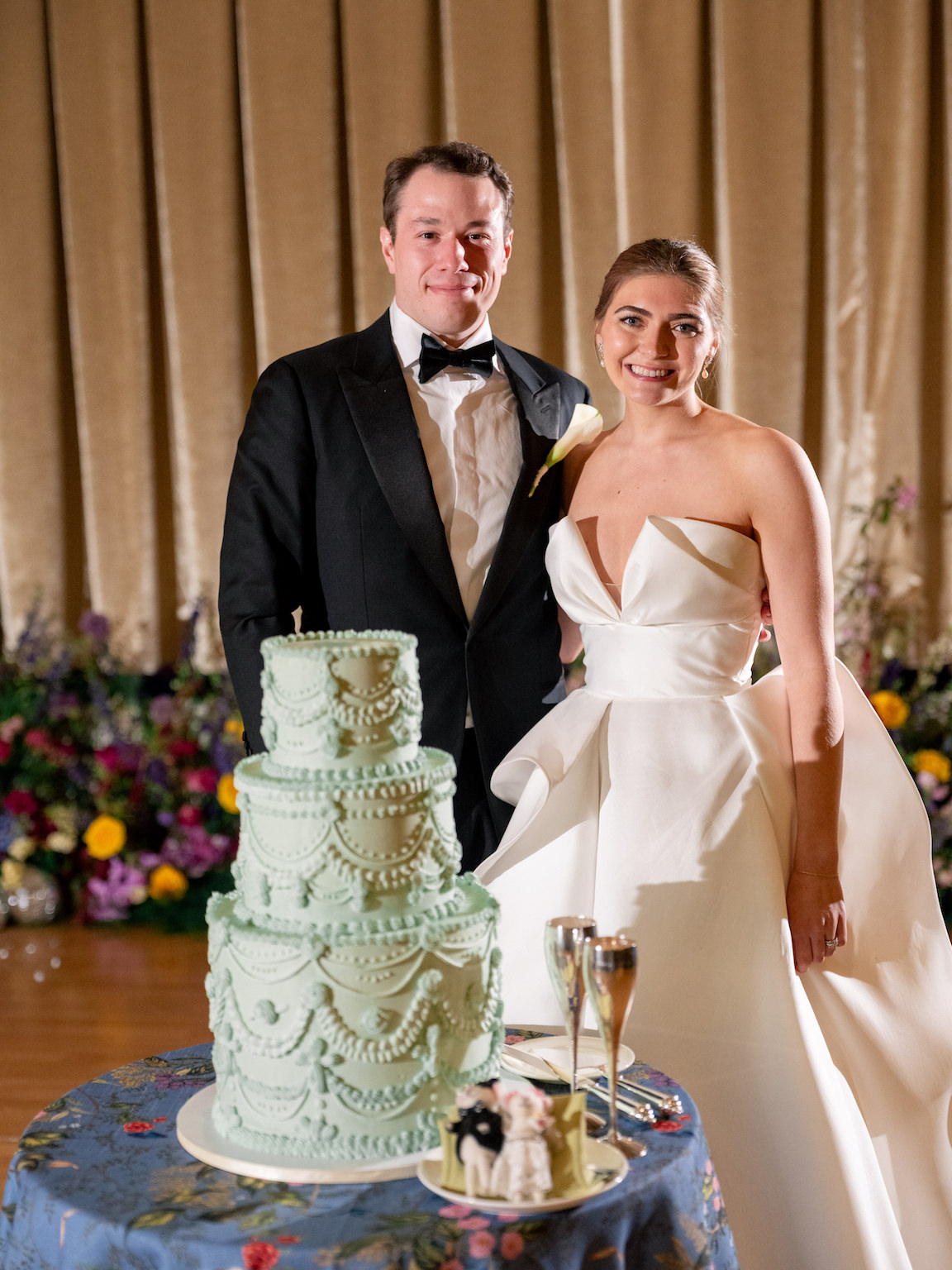 Fairmont San Francisco Wedding reception bride and groom cake cutting