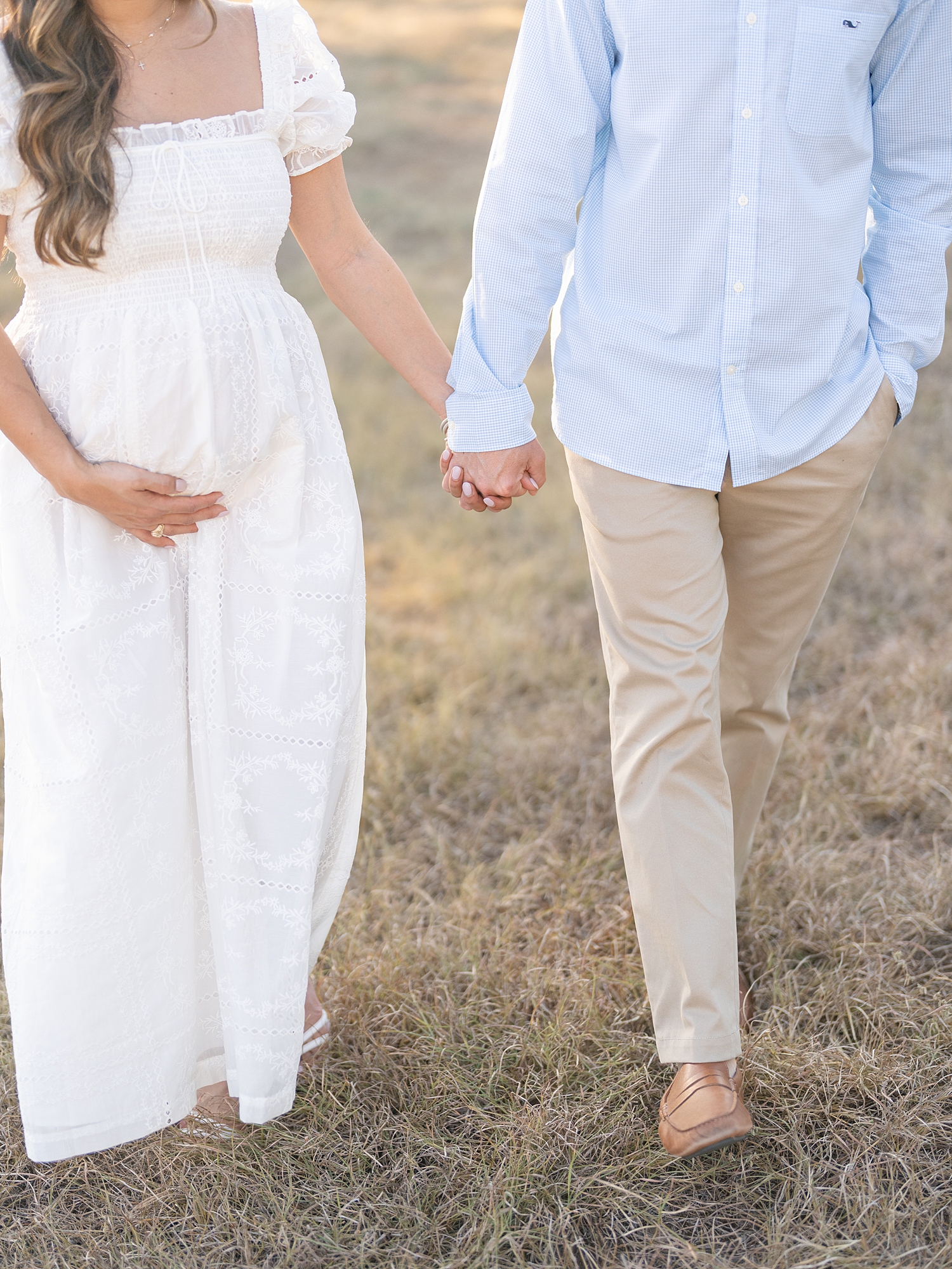 romantic maternity session outdoors