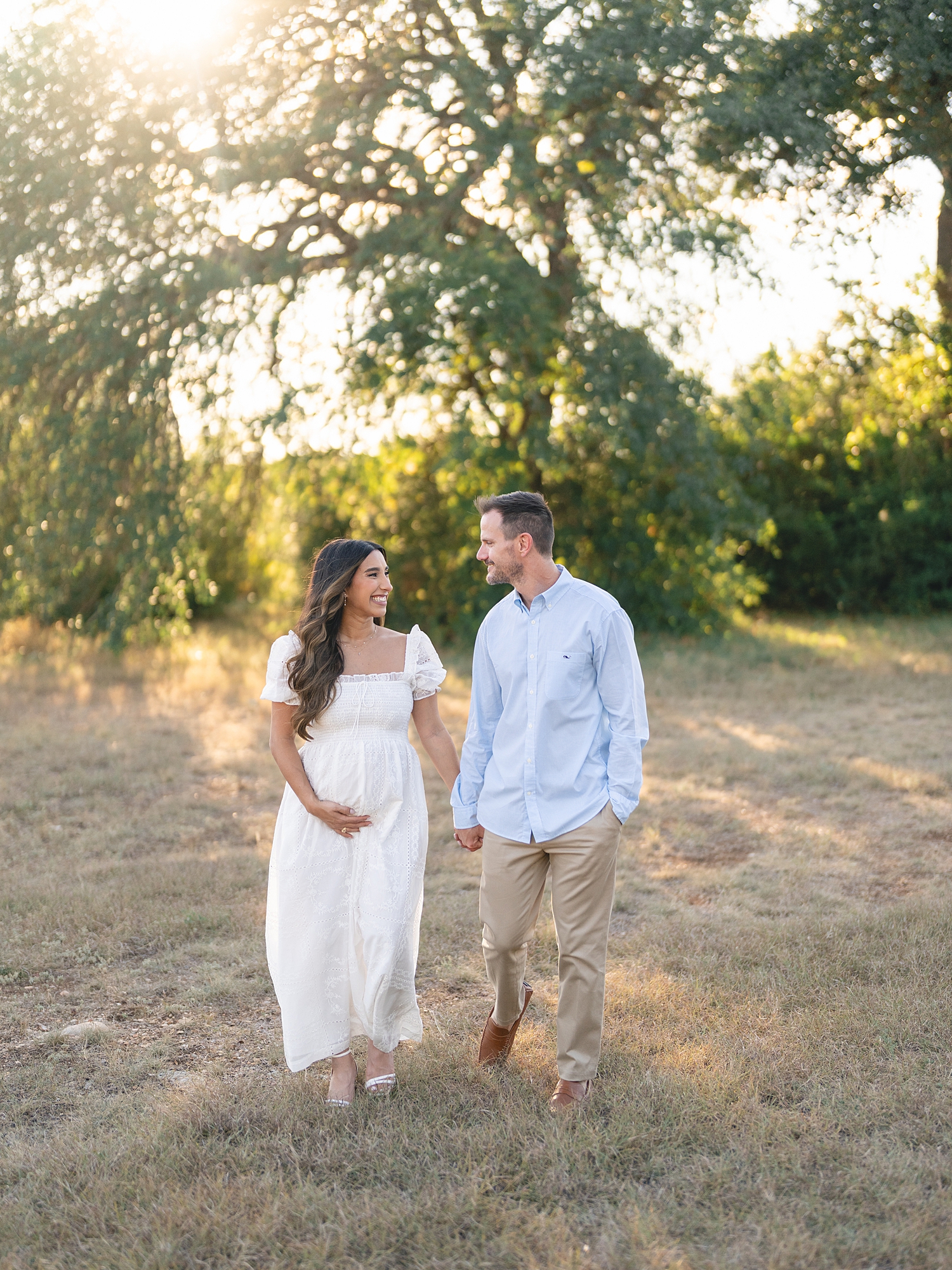 romantic maternity session outdoors