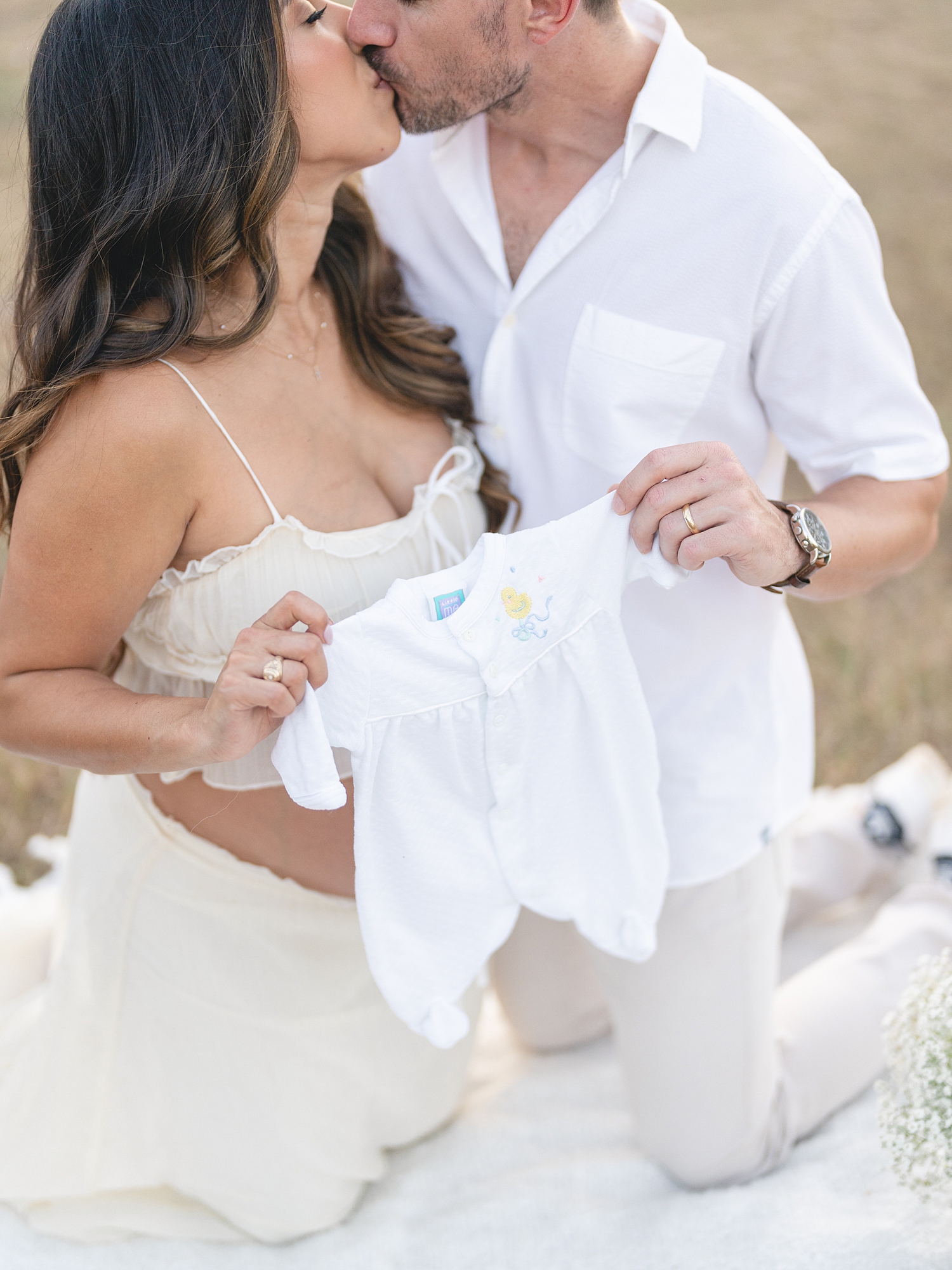 romantic maternity session outdoors