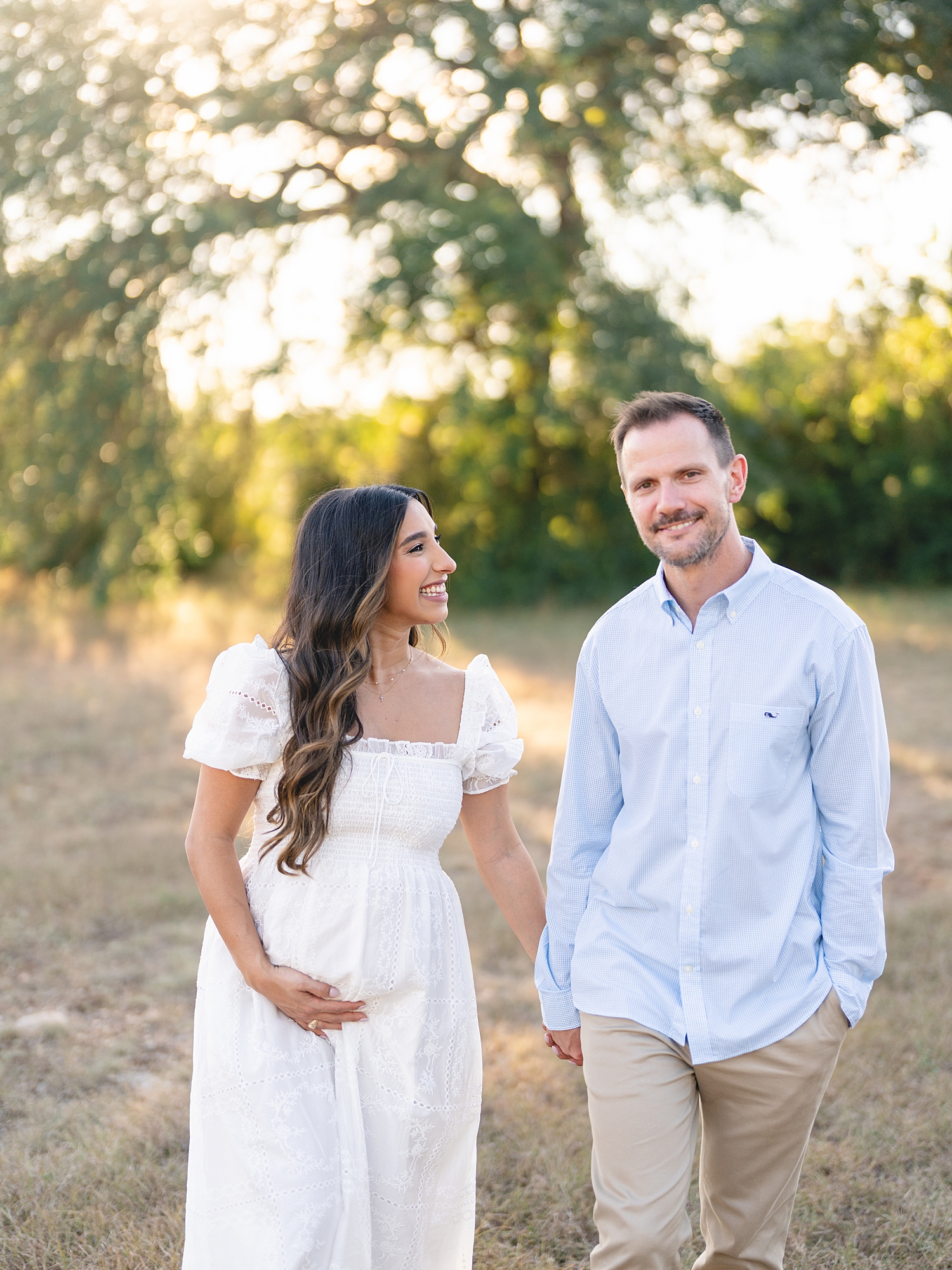 romantic maternity session outdoors