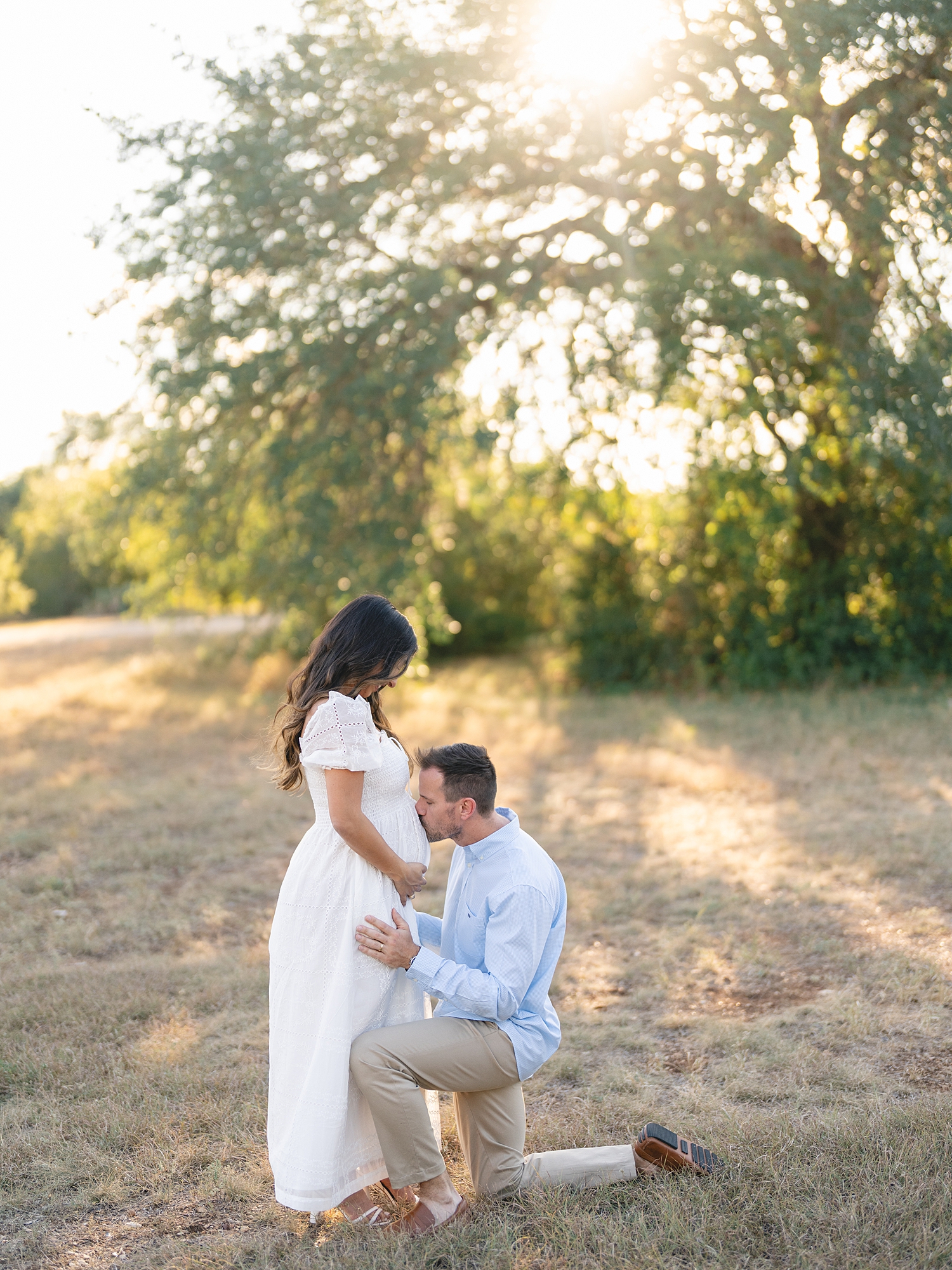 romantic maternity session outdoors
