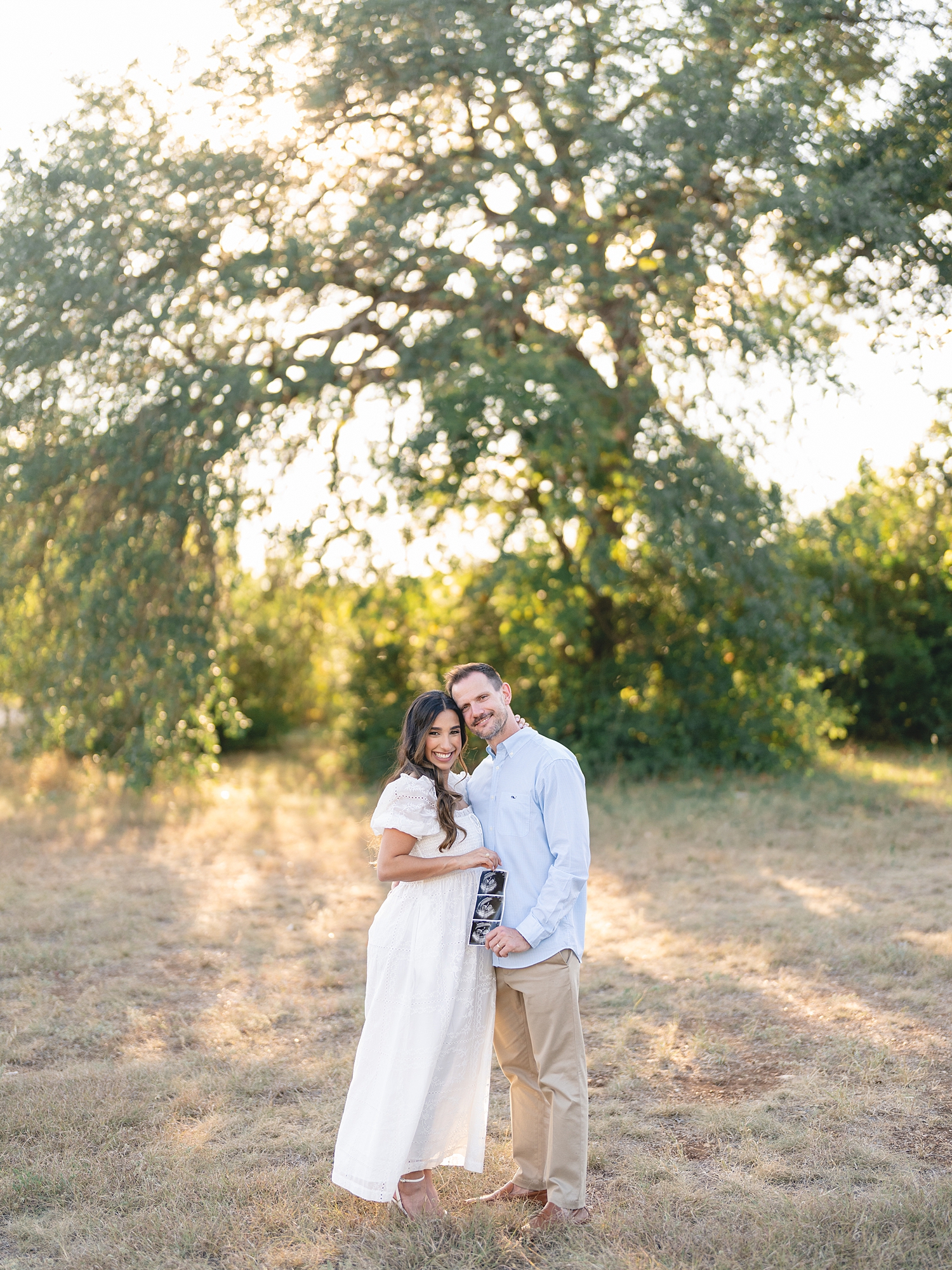 romantic maternity session outdoors