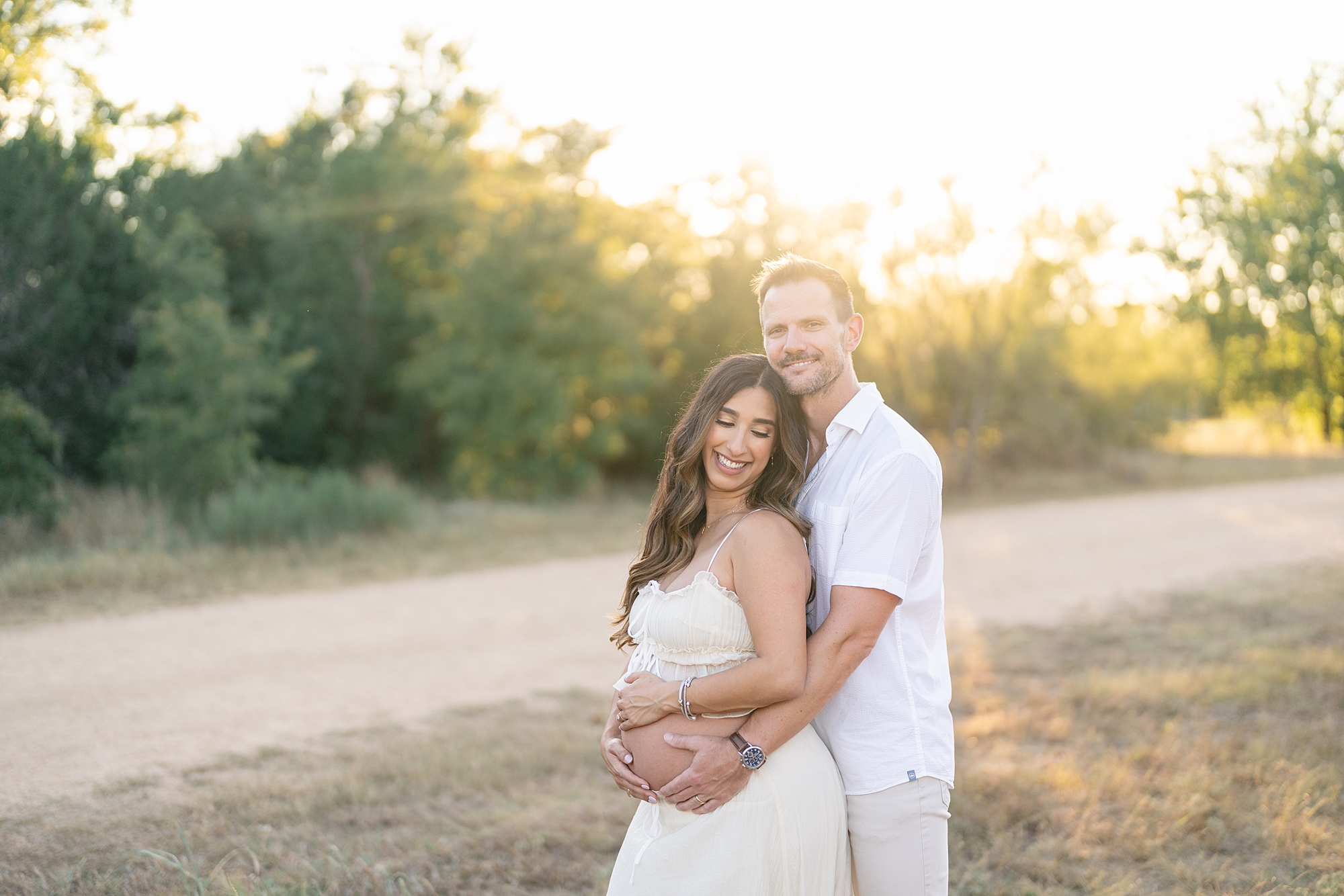 romantic maternity session outdoors