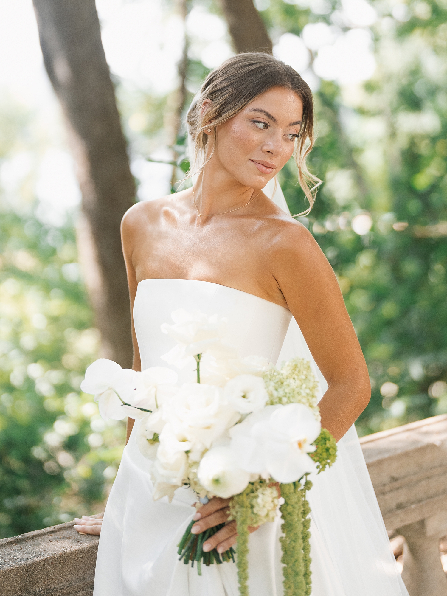 bridal portrait at Laguna Gloria wedding