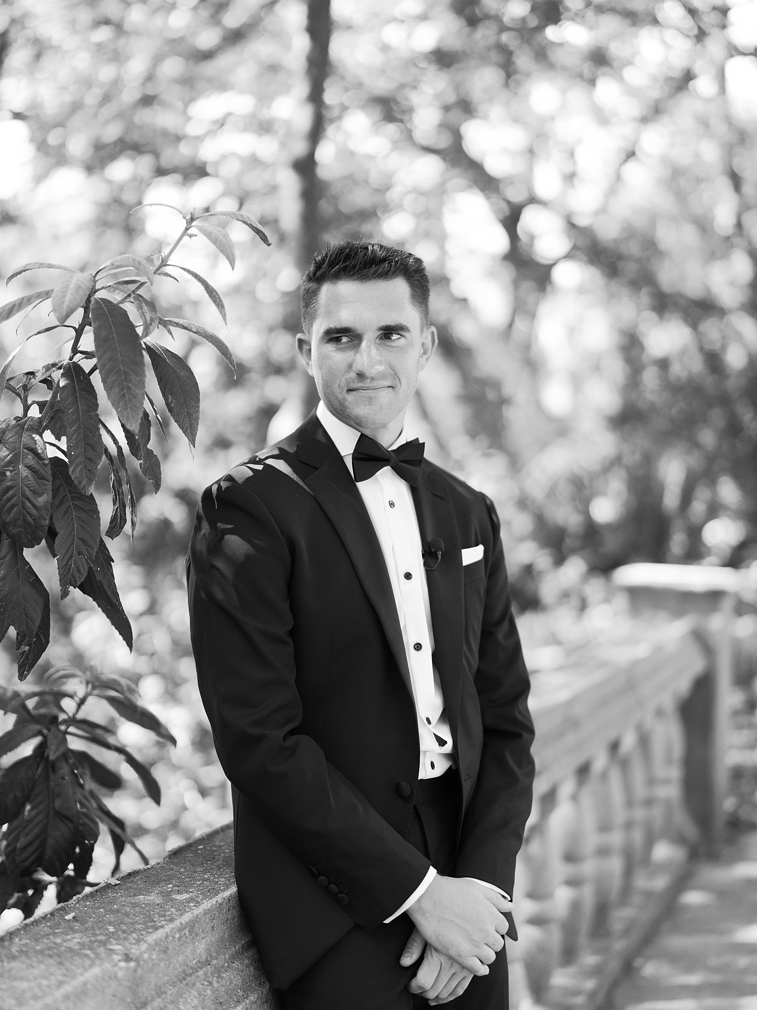 groom portrait at Laguna Gloria wedding