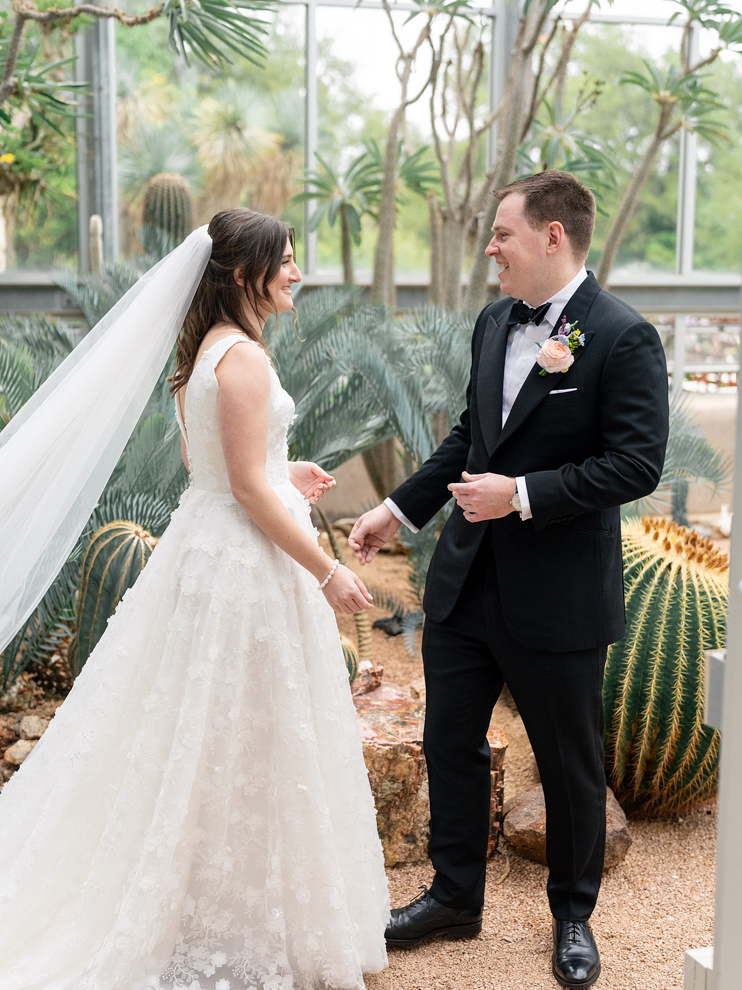 Paige Vaughn Photo spring wedding Driftwood bride and groom portraits